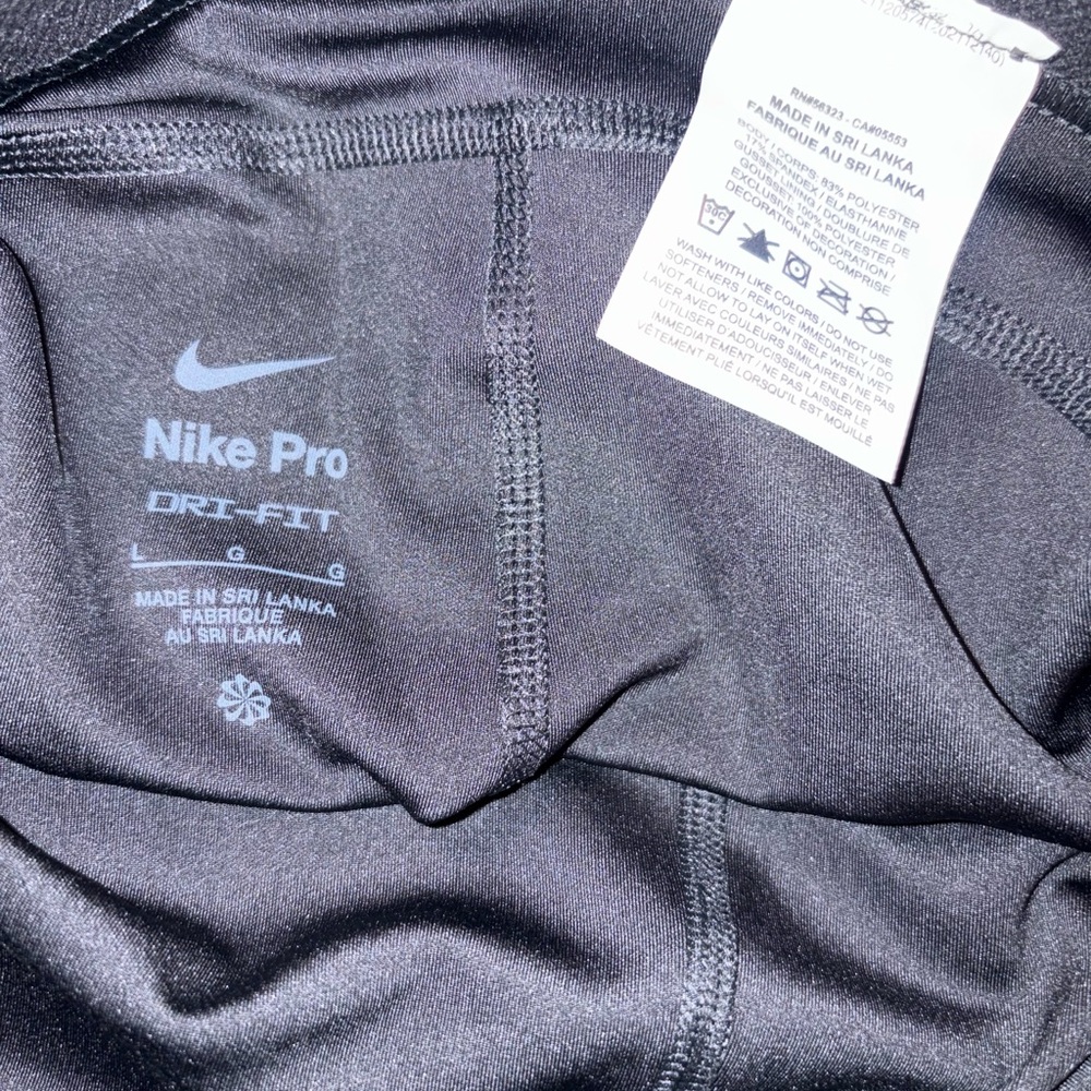 Nike Black Dri-FIT Performance Shorts Youth Large - Picture 3 of 4